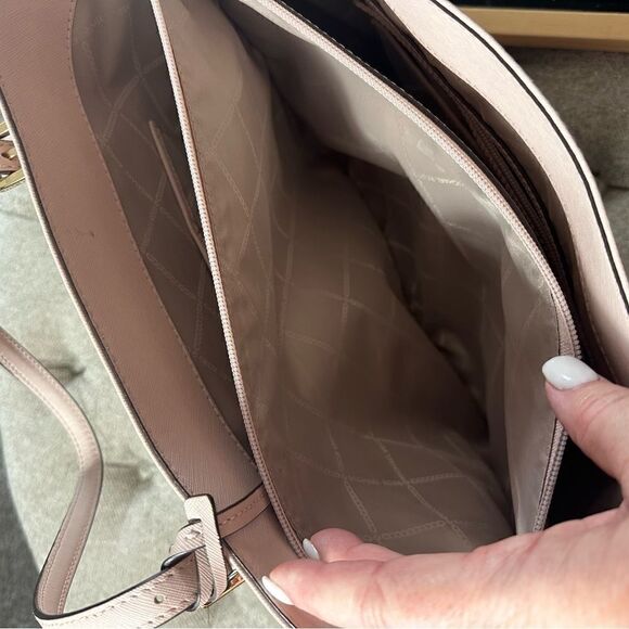 Michael Kors Jet Set Large Leather Pocket Tote - Picture 12 of 16